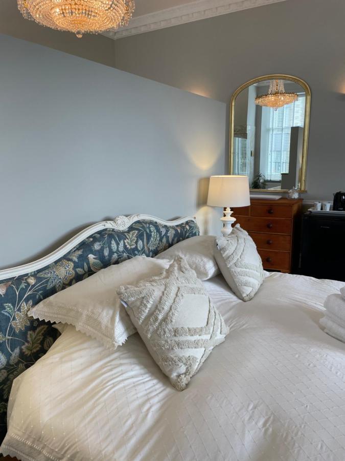 The Old Club Bed and Breakfast Penzance Exteriör bild